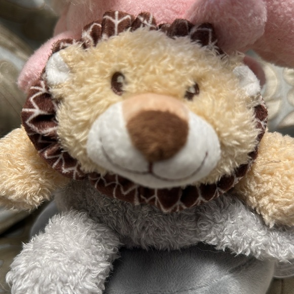 Babies Stuffed Animals Rattle Soft and precious NWT - Picture 3 of 9